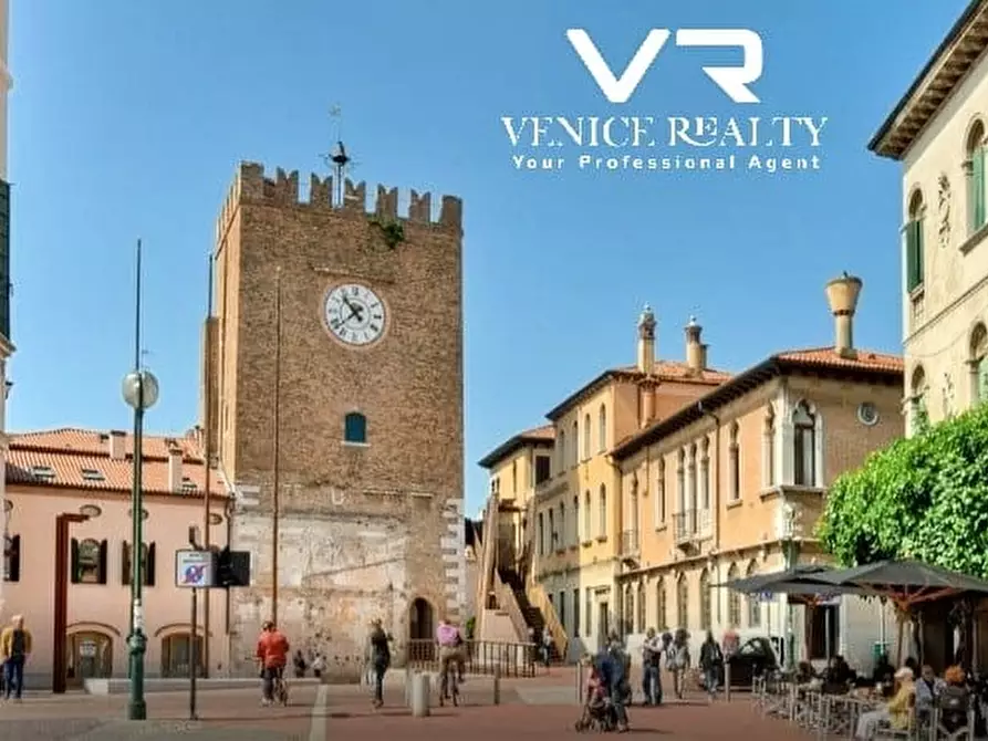 Immagine 1 di Negozio in affitto  in piazza ferretto a Venezia