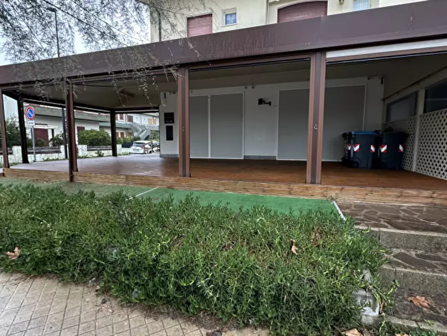 Immagine 11 di Attività commerciale in vendita  in viale romagna 430 a Ravenna