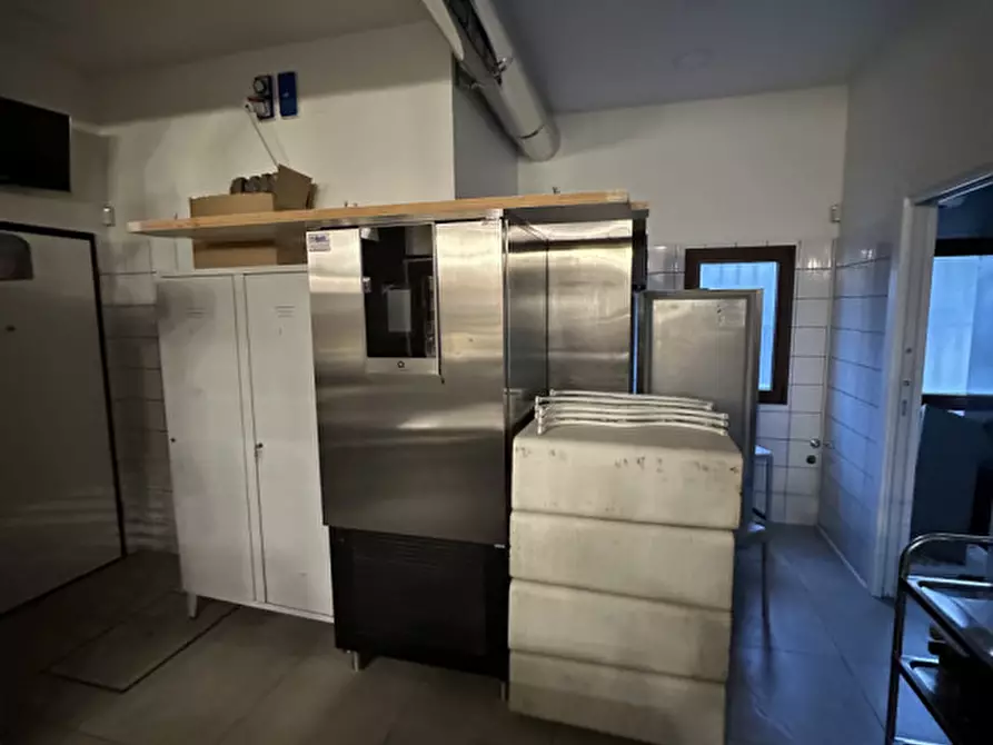 Immagine 20 di Attività commerciale in vendita  in viale romagna 430 a Ravenna