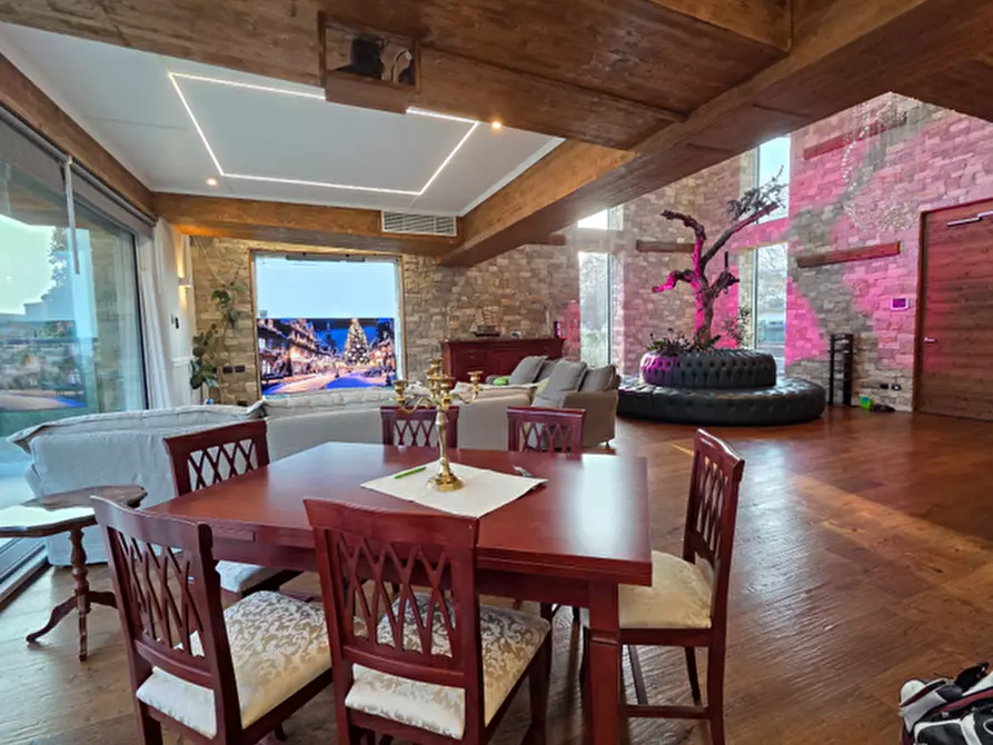 Immagine 6 di Villa in vendita  in Via Amatore Sciesa a Monza