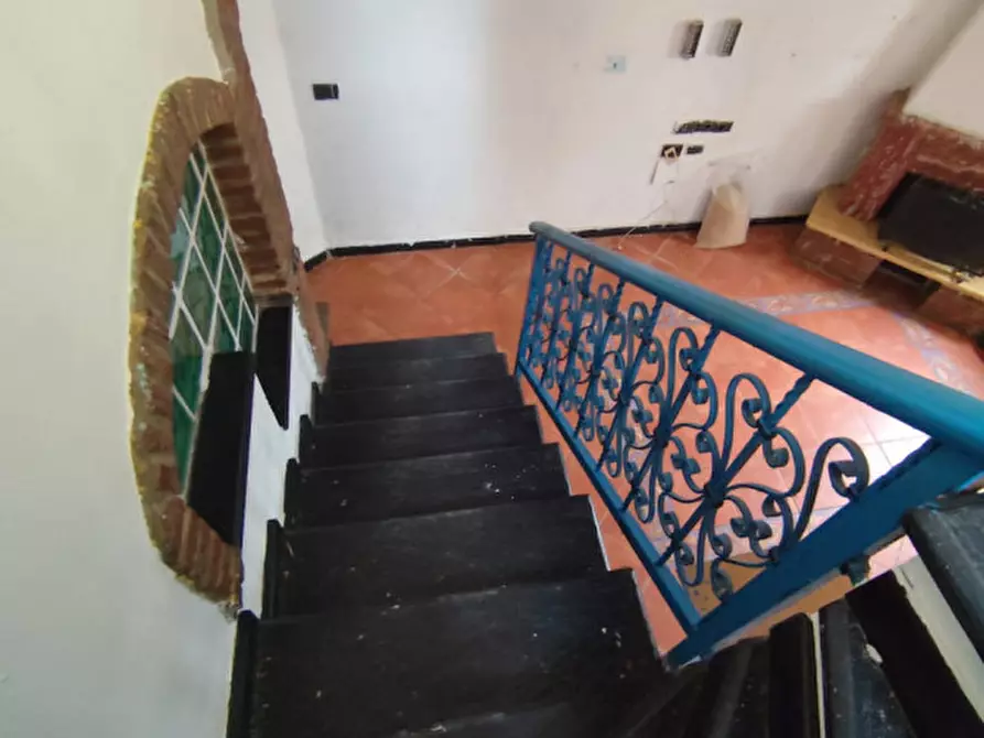 Immagine 10 di Villa in vendita  in prima collina a Moneglia