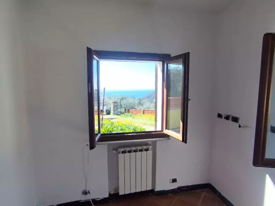 Immagine 11 di Villa in vendita  in prima collina a Moneglia