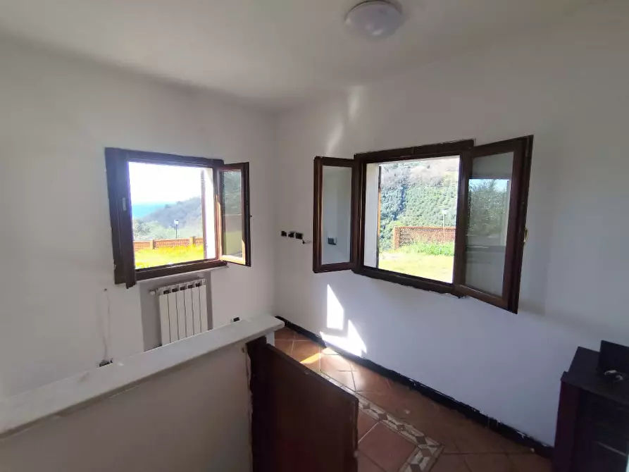 Immagine 12 di Villa in vendita  in prima collina a Moneglia