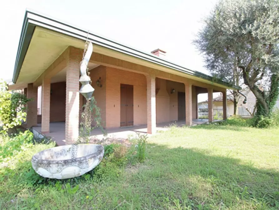 Immagine 2 di Villa in vendita  in Via Paolo Sarpi 18 a Solesino