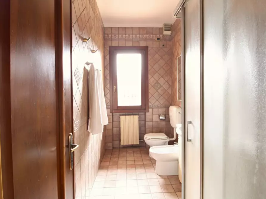 Immagine 36 di Villa in vendita  in Via Paolo Sarpi 18 a Solesino