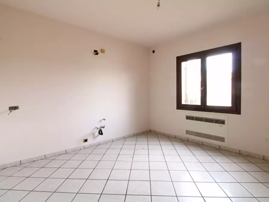 Immagine 38 di Villa in vendita  in Via Paolo Sarpi 18 a Solesino