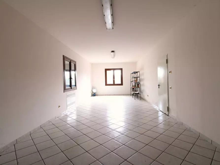 Immagine 39 di Villa in vendita  in Via Paolo Sarpi 18 a Solesino