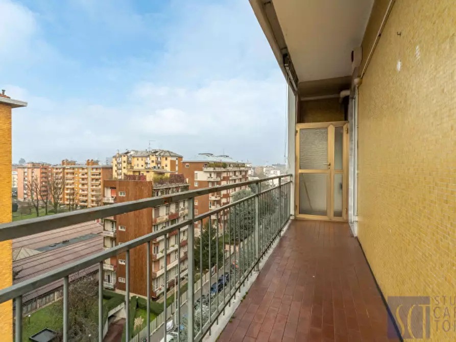 Immagine 18 di Camera in affitto  in Viale Famagosta a Milano