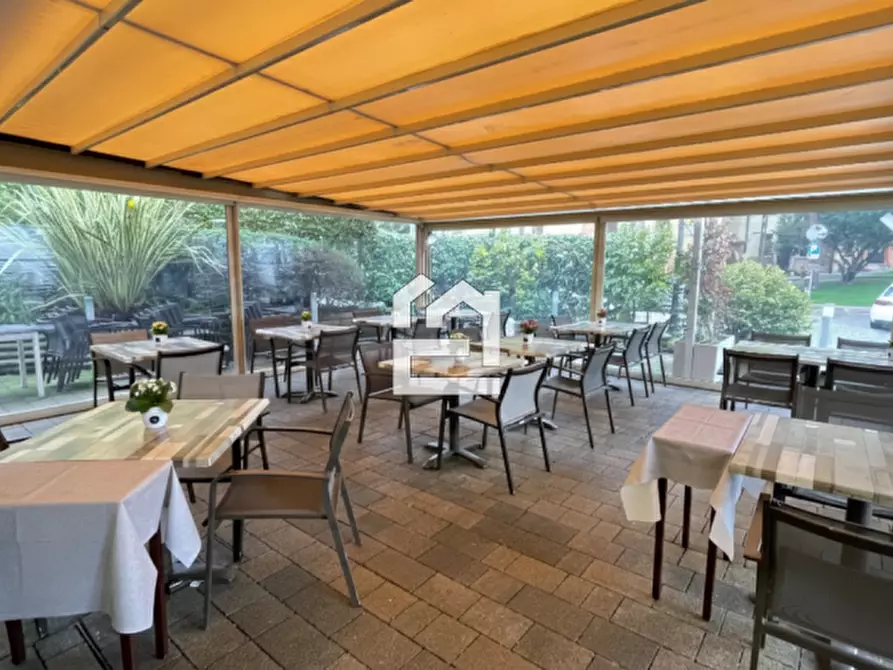 Immagine 2 di Attività commerciale in vendita  in Viale dei Colli a Gardone Riviera