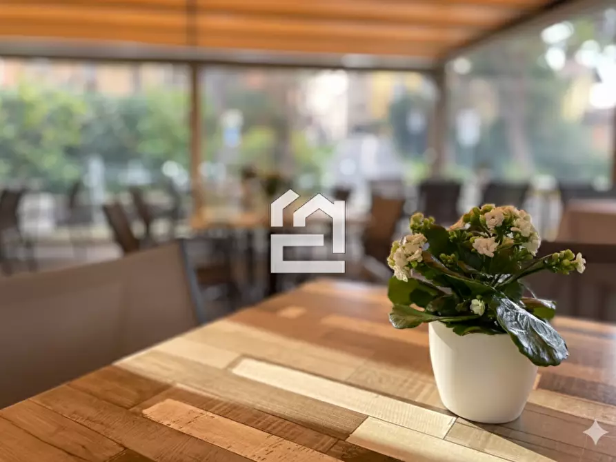 Immagine 4 di Attività commerciale in vendita  in Viale dei Colli a Gardone Riviera