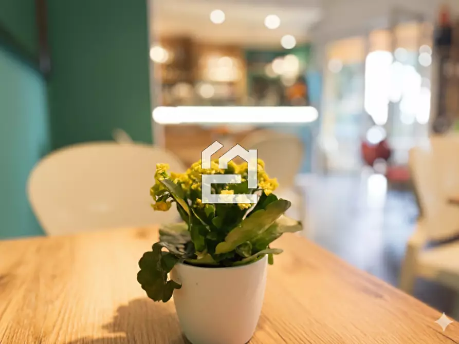 Immagine 7 di Attività commerciale in vendita  in Viale dei Colli a Gardone Riviera