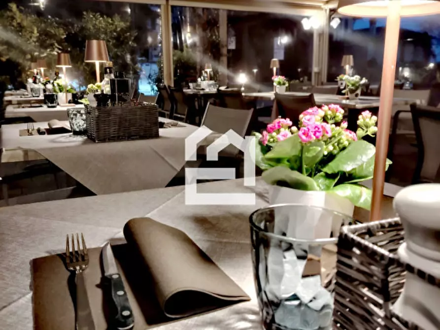 Immagine 9 di Attività commerciale in vendita  in Viale dei Colli a Gardone Riviera