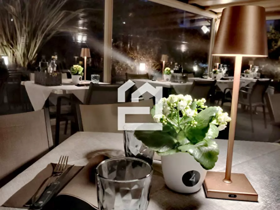 Immagine 11 di Attività commerciale in vendita  in Viale dei Colli a Gardone Riviera