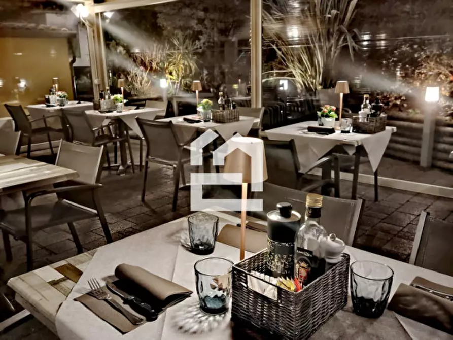 Immagine 8 di Attività commerciale in vendita  in Viale dei Colli a Gardone Riviera