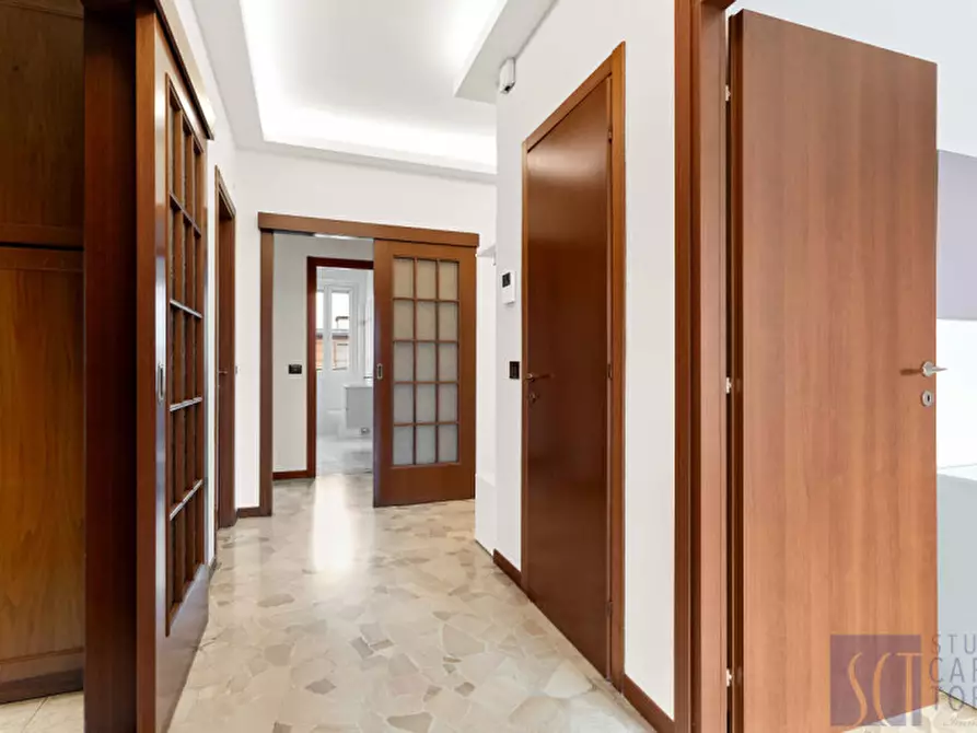 Immagine 11 di Camera in affitto  in viale famagosta a Milano