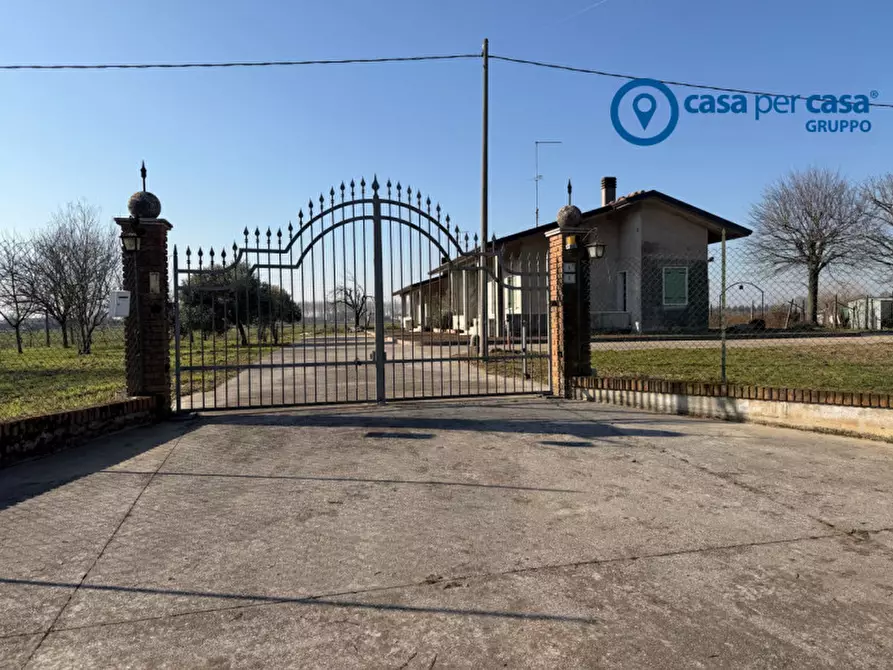 Immagine 2 di Casa bifamiliare in vendita  in Via Isolella, 5 a Cerea