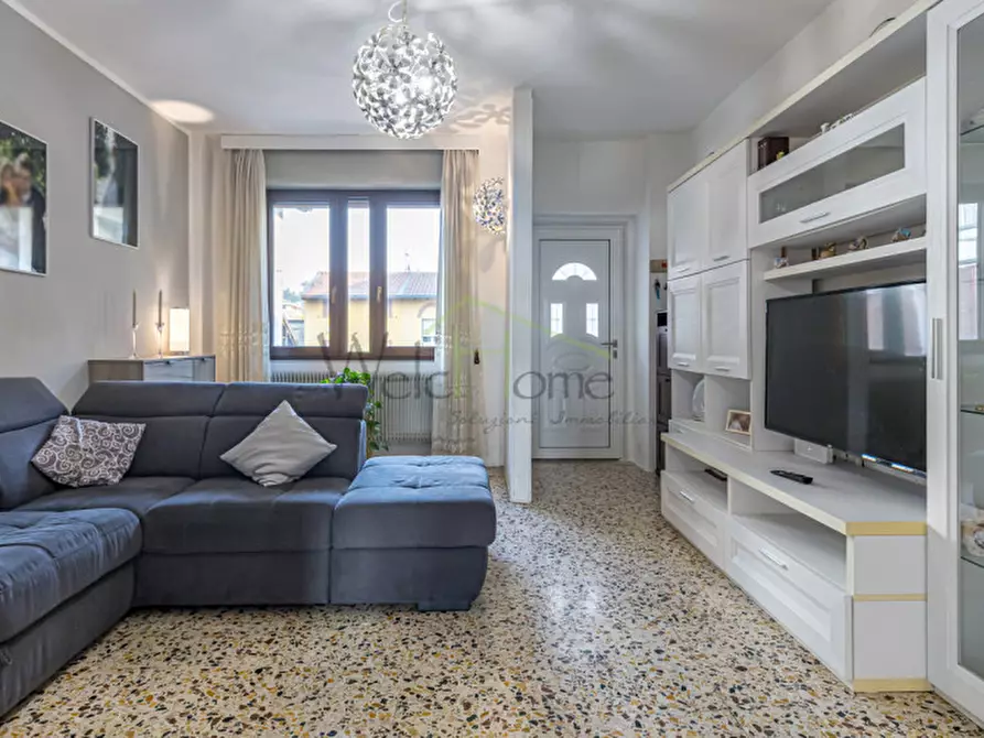 Immagine 3 di Appartamento in vendita  a Albese Con Cassano