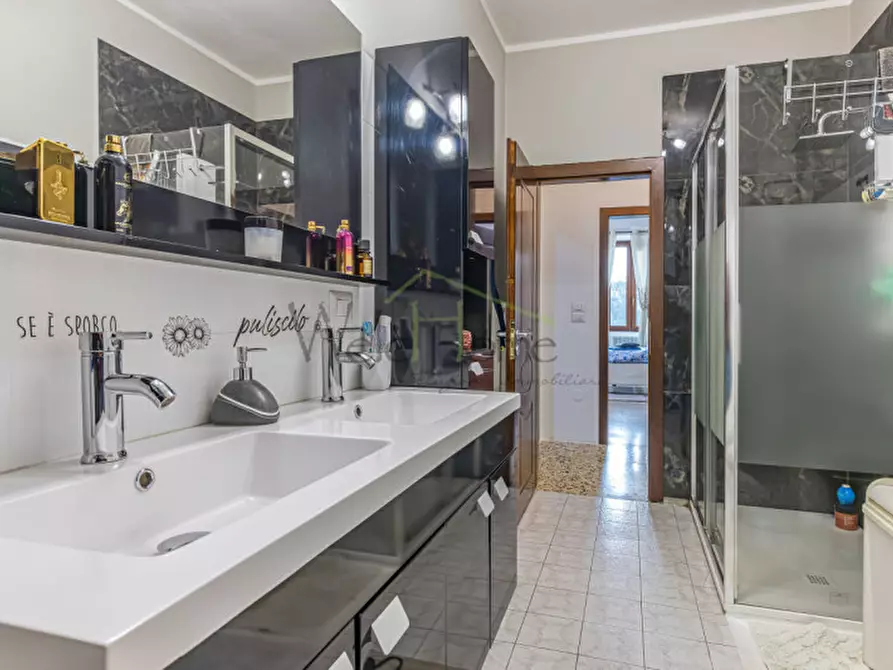 Immagine 17 di Appartamento in vendita  a Albese Con Cassano