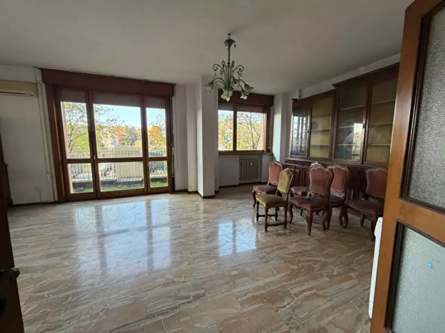 Immagine 1 di Appartamento in vendita  in Viale Vittorio Bottego a Parma