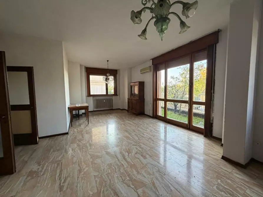 Immagine 4 di Appartamento in vendita  in Viale Vittorio Bottego a Parma