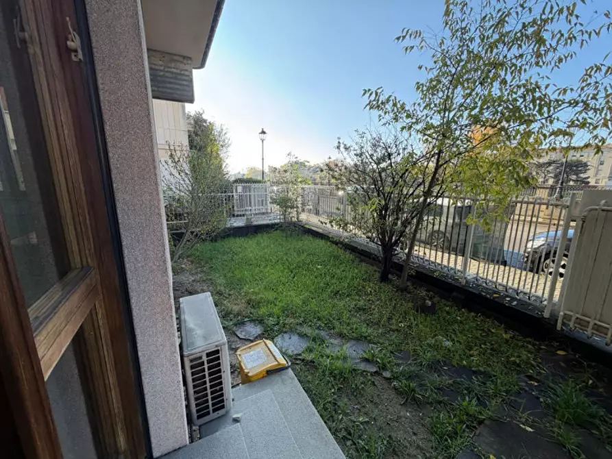 Immagine 5 di Appartamento in vendita  in Viale Vittorio Bottego a Parma