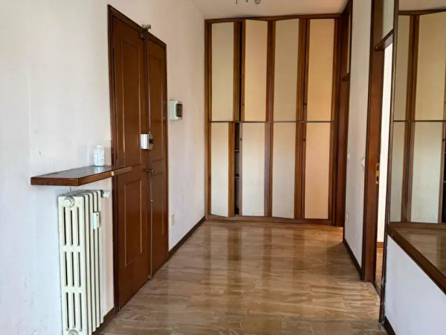 Immagine 8 di Appartamento in vendita  in Viale Vittorio Bottego a Parma