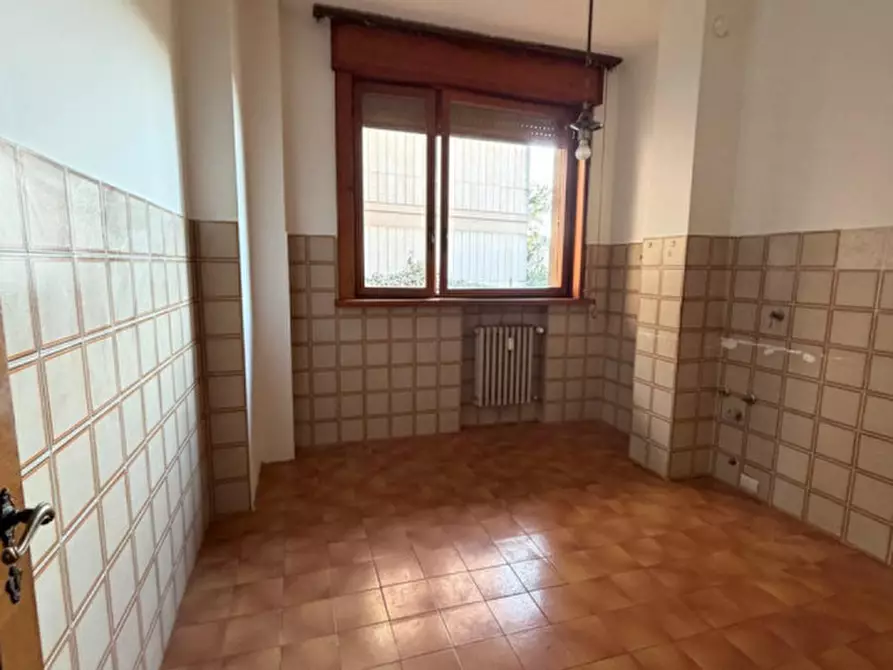 Immagine 11 di Appartamento in vendita  in Viale Vittorio Bottego a Parma