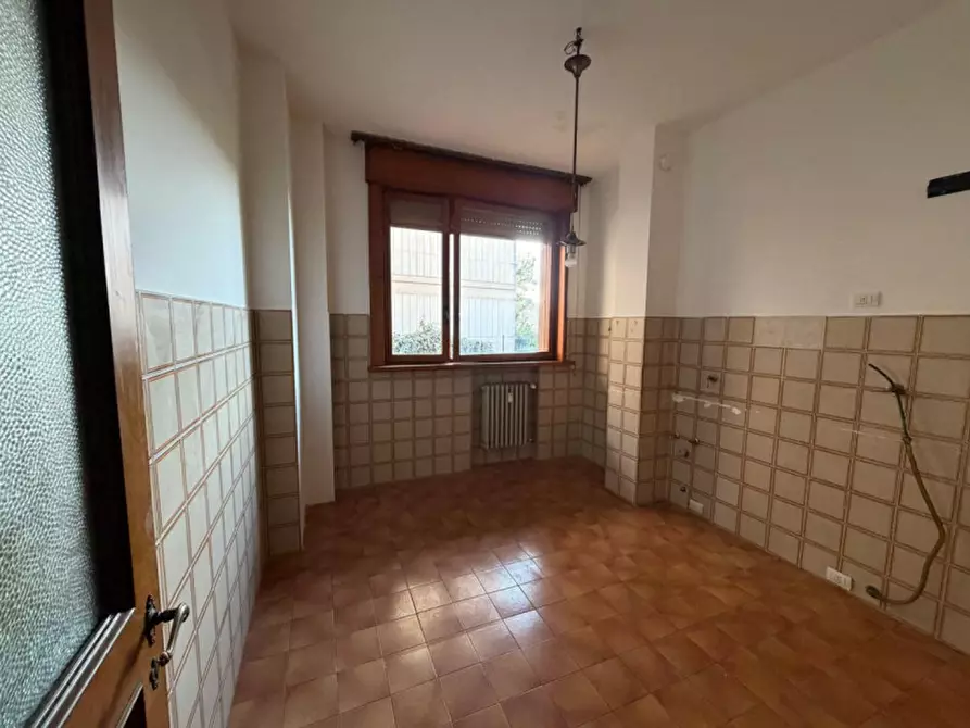 Immagine 12 di Appartamento in vendita  in Viale Vittorio Bottego a Parma