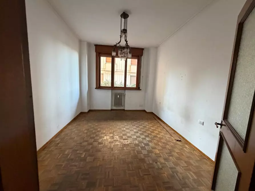 Immagine 19 di Appartamento in vendita  in Viale Vittorio Bottego a Parma