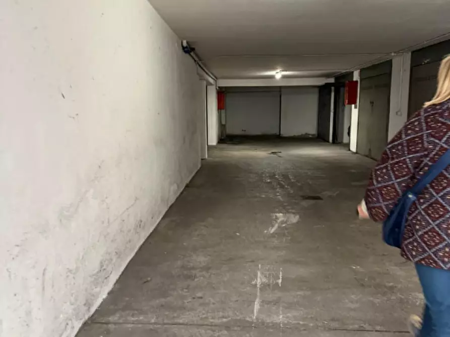 Immagine 33 di Appartamento in vendita  in Viale Vittorio Bottego a Parma