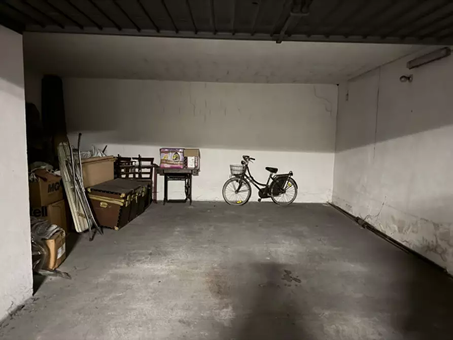 Immagine 34 di Appartamento in vendita  in Viale Vittorio Bottego a Parma