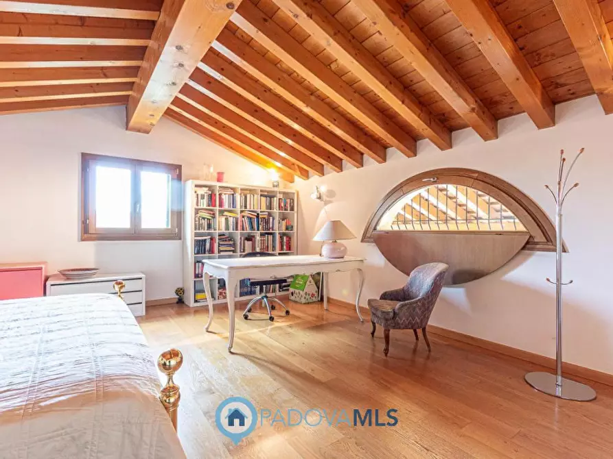 Immagine 26 di Villa in vendita  in Via Nespolaro a Rubano