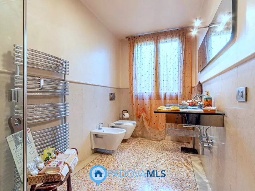 Immagine 45 di Villa in vendita  in Via Nespolaro a Rubano