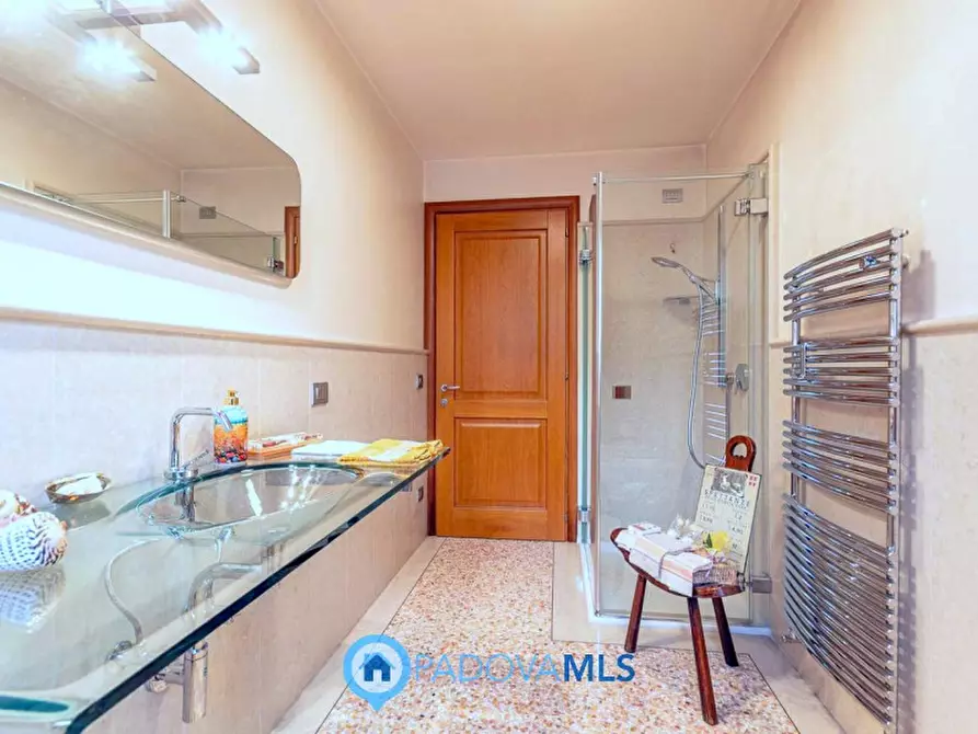 Immagine 46 di Villa in vendita  in Via Nespolaro a Rubano