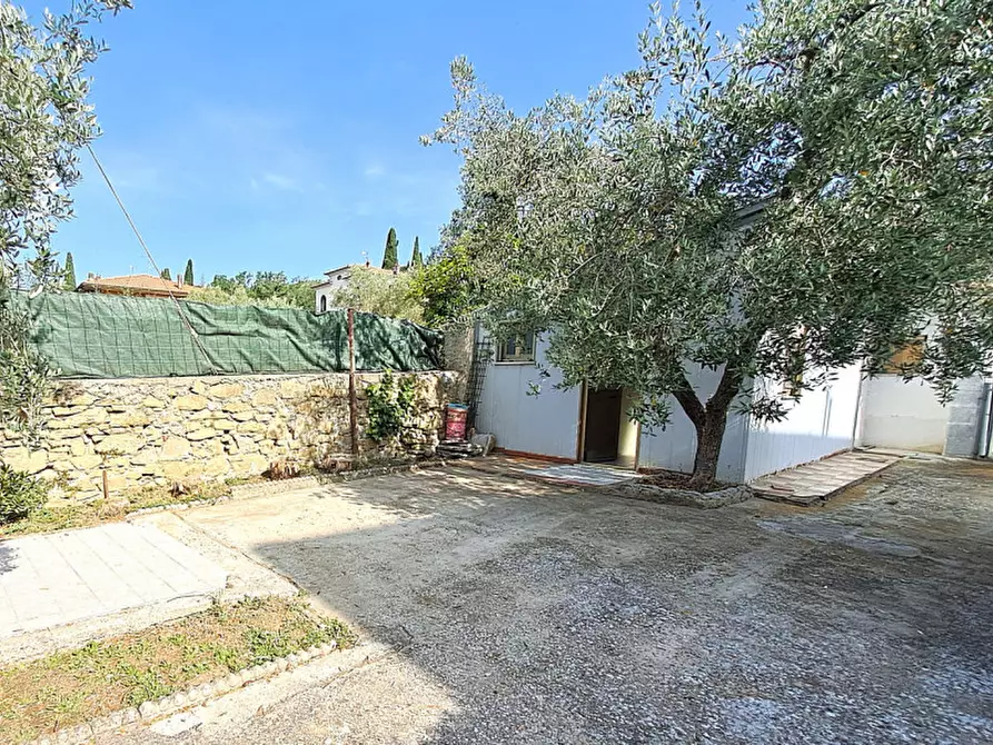 Immagine 2 di Appartamento in vendita  a Passignano Sul Trasimeno