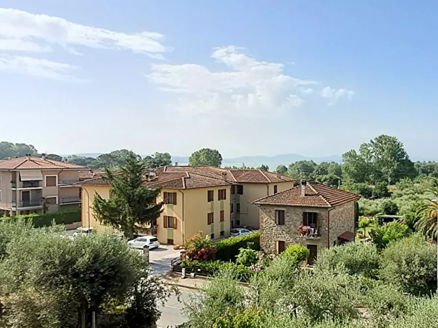 Immagine 5 di Appartamento in vendita  a Passignano Sul Trasimeno