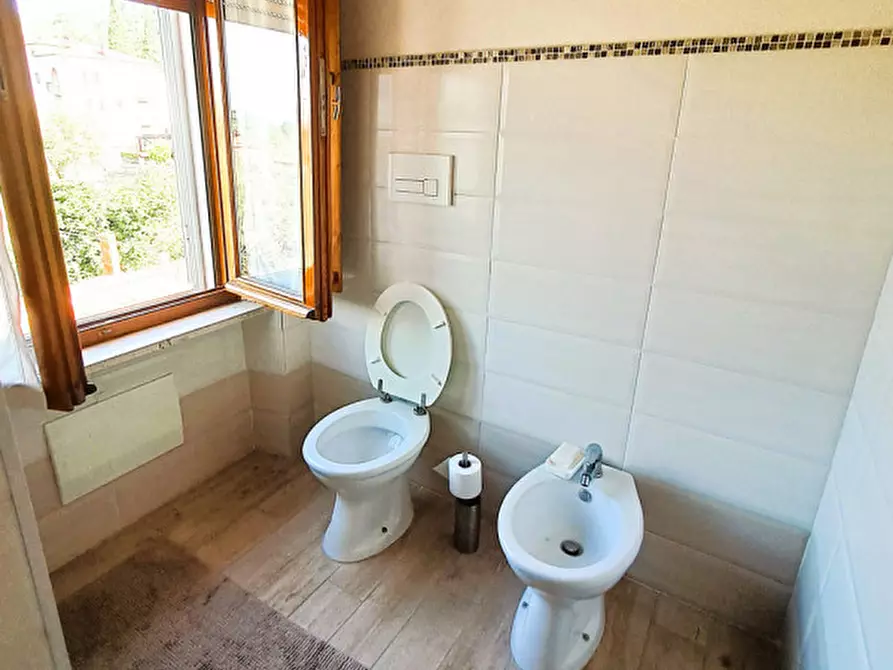 Immagine 10 di Appartamento in vendita  a Passignano Sul Trasimeno