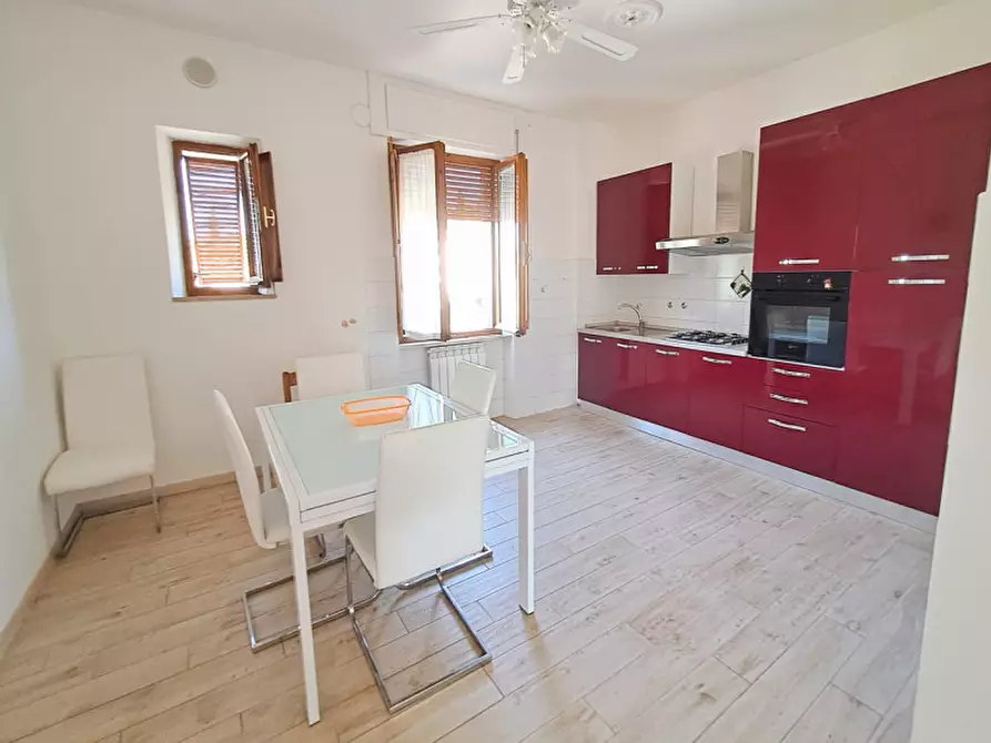 Immagine 13 di Appartamento in vendita  a Passignano Sul Trasimeno