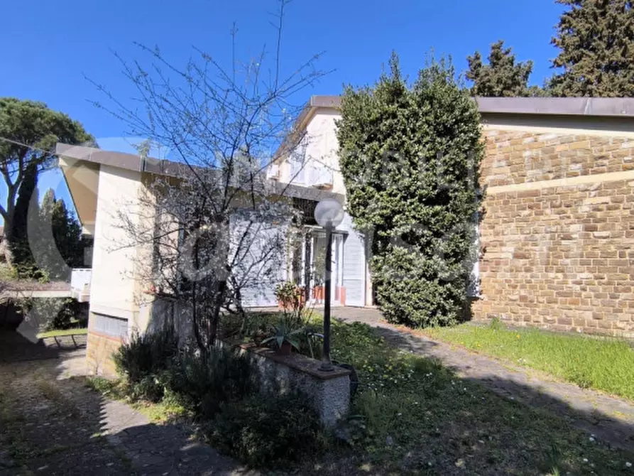 Immagine 2 di Villa in vendita  in Via dei Cappuccini a Firenze