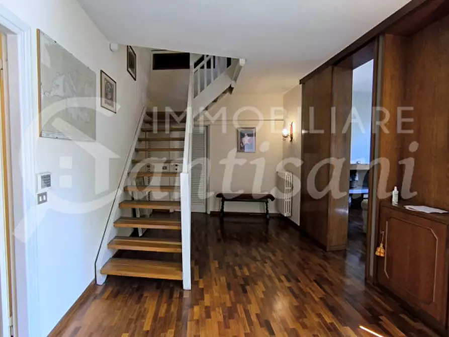 Immagine 9 di Villa in vendita  in Via dei Cappuccini a Firenze