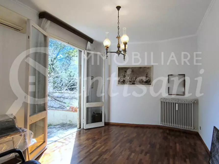 Immagine 10 di Villa in vendita  in Via dei Cappuccini a Firenze