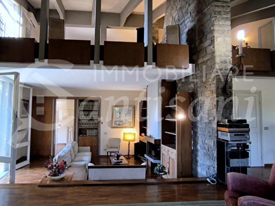 Immagine 11 di Villa in vendita  in Via dei Cappuccini a Firenze