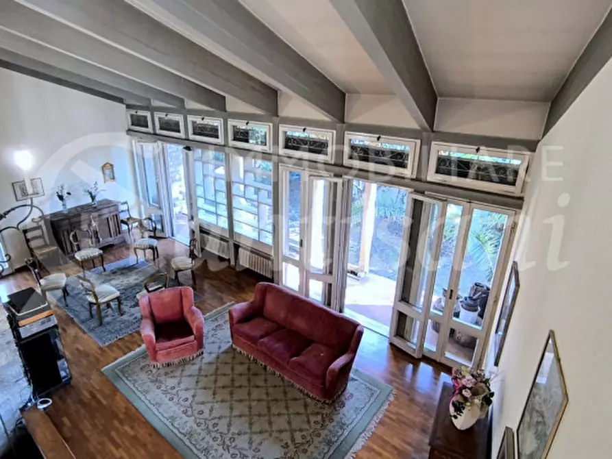 Immagine 16 di Villa in vendita  in Via dei Cappuccini a Firenze