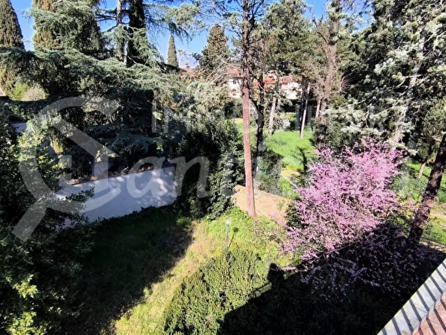 Immagine 34 di Villa in vendita  in Via dei Cappuccini a Firenze