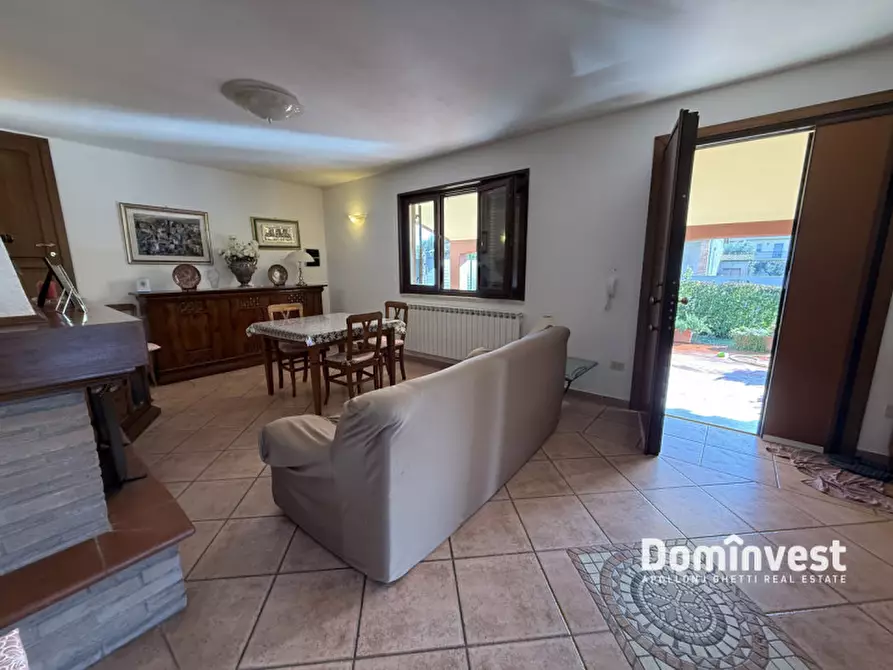 Immagine 3 di Casa bifamiliare in vendita  in Via dei Glicini a Montalto Di Castro