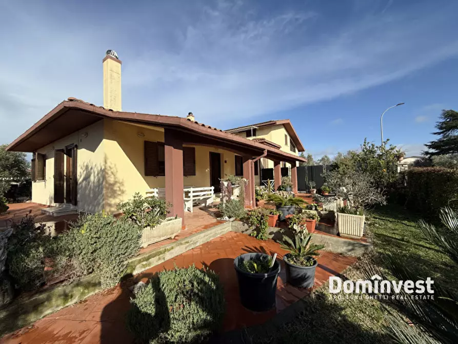 Immagine 16 di Casa bifamiliare in vendita  in Via dei Glicini a Montalto Di Castro