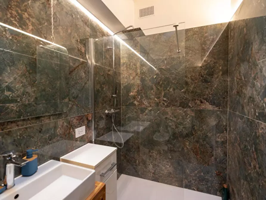 Immagine 15 di Appartamento in vendita  a Brescia