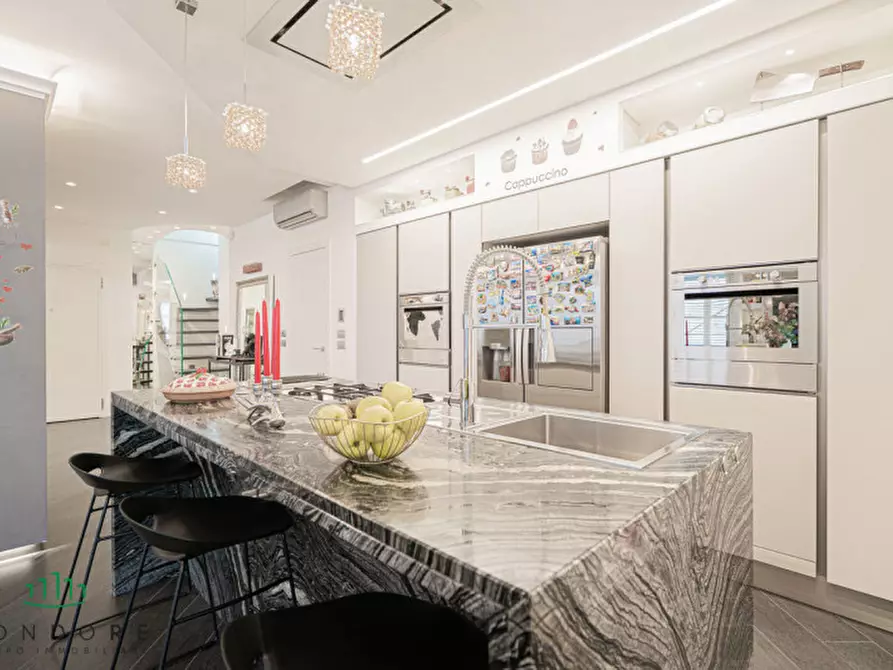 Immagine 5 di Attico in vendita  in Via Dante Alighieri a Bologna