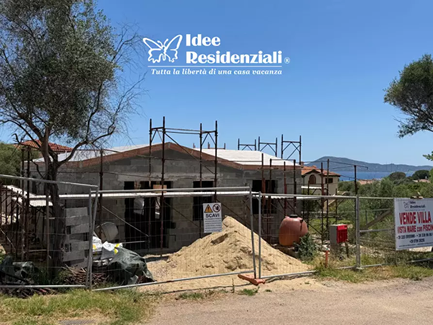 Immagine 10 di Villa in vendita  a Olbia