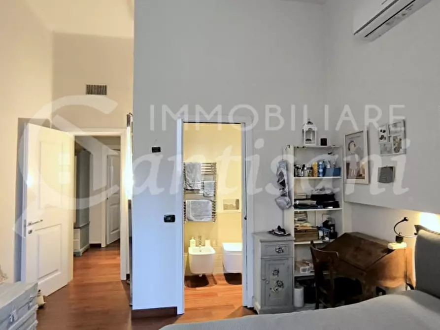 Immagine 15 di Appartamento in vendita  in Piazza Pietro Leopoldo a Firenze